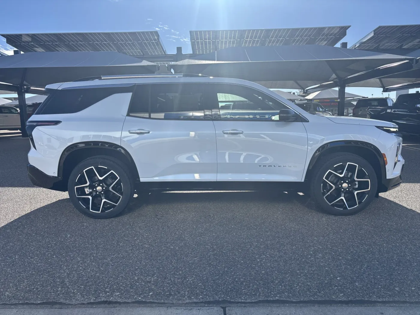 2026 Chevrolet Traverse AWD High Country | Photo 5 of 24