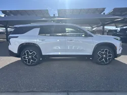 2026 Chevrolet Traverse AWD High Country | Thumbnail Photo 5 of 24