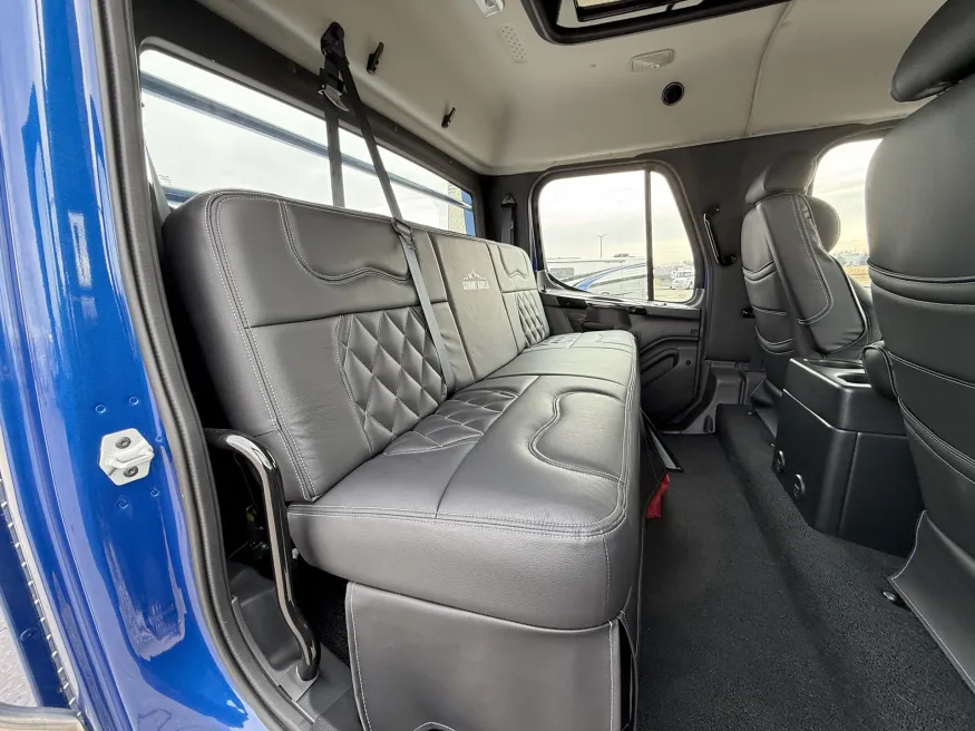 2025 Freightliner M2 106 Plus Summit Hauler | Photo 20 of 24