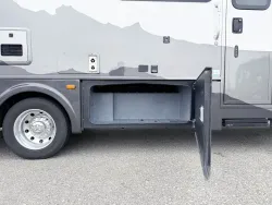 2024 Dynamax Isata 28SS | Thumbnail Photo 20 of 24