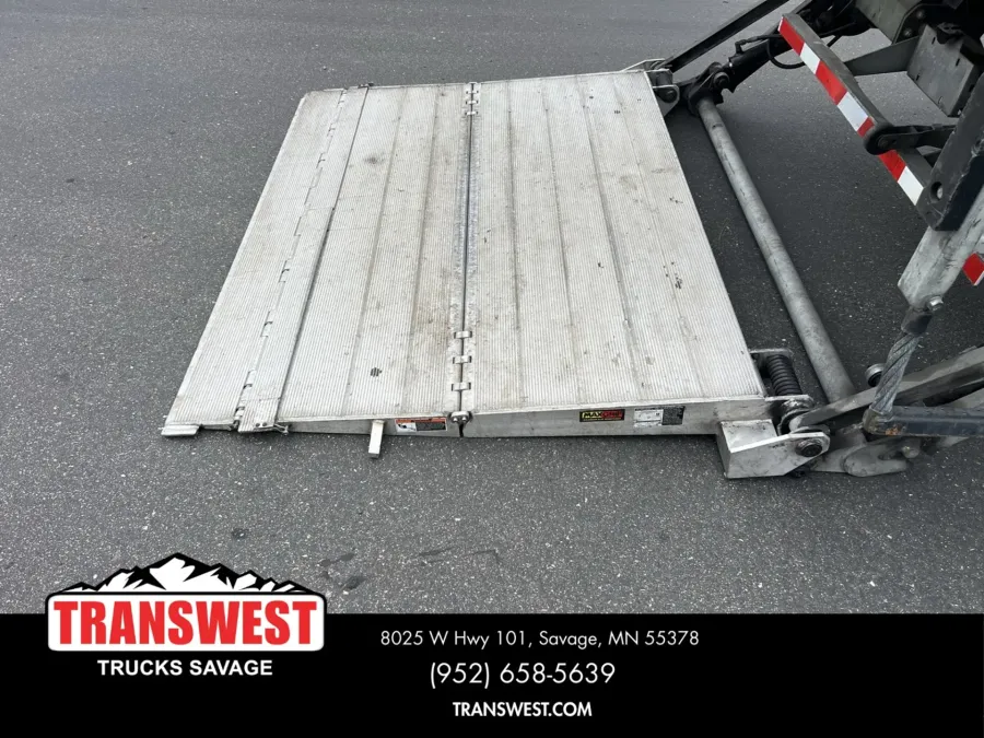 2020 Freightliner M2 106 | Photo 10 of 13