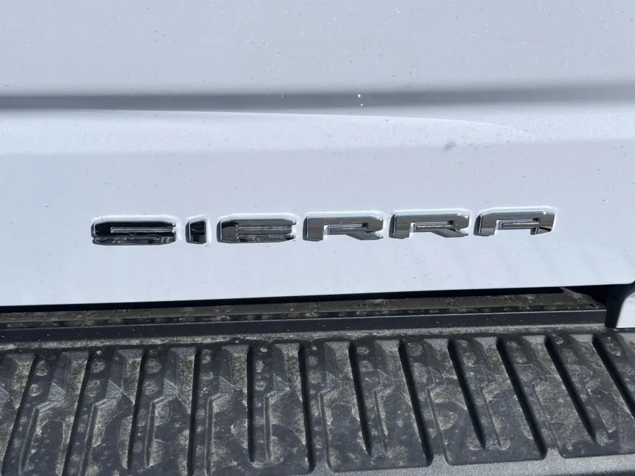 2026 GMC Sierra 1500 Denali Ultimate | Photo 13 of 28