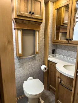 2023 Tiffin Allegro Red 33AA | Thumbnail Photo 19 of 25