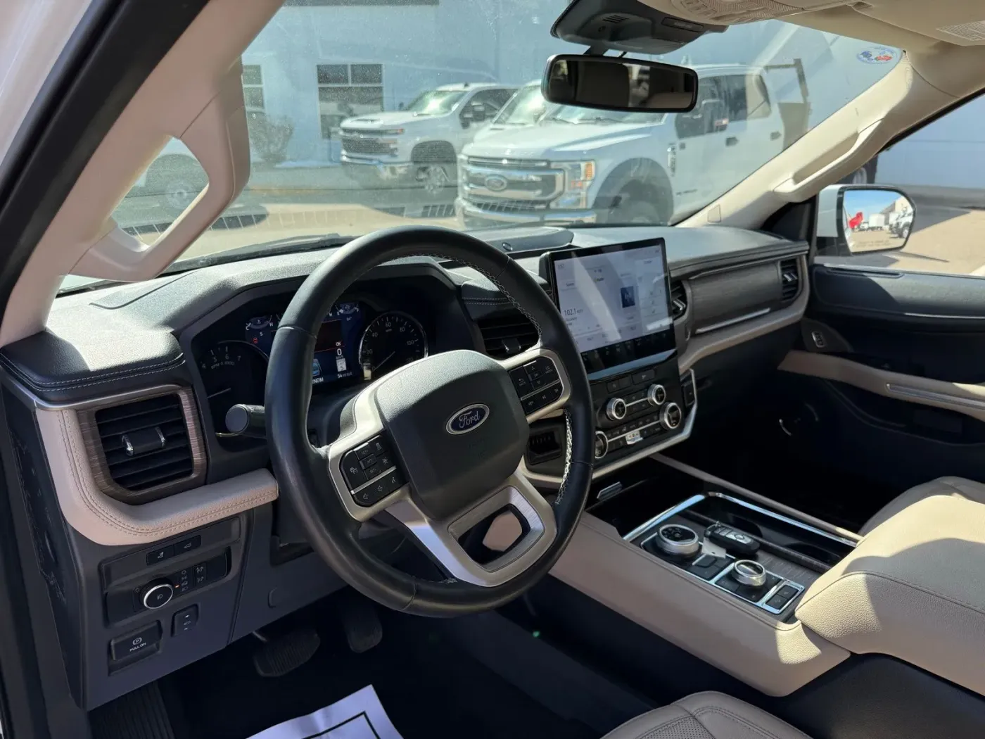2024 Ford Expedition | Photo 3 of 22