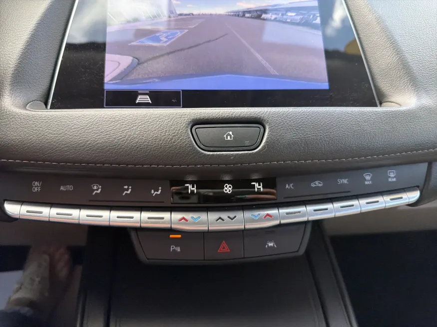 2023 Cadillac XT4 AWD Premium Luxury | Photo 18 of 21