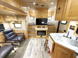 2025 Logan Coach Ultimate Sports Hauler | Thumbnail Photo 4 of 33