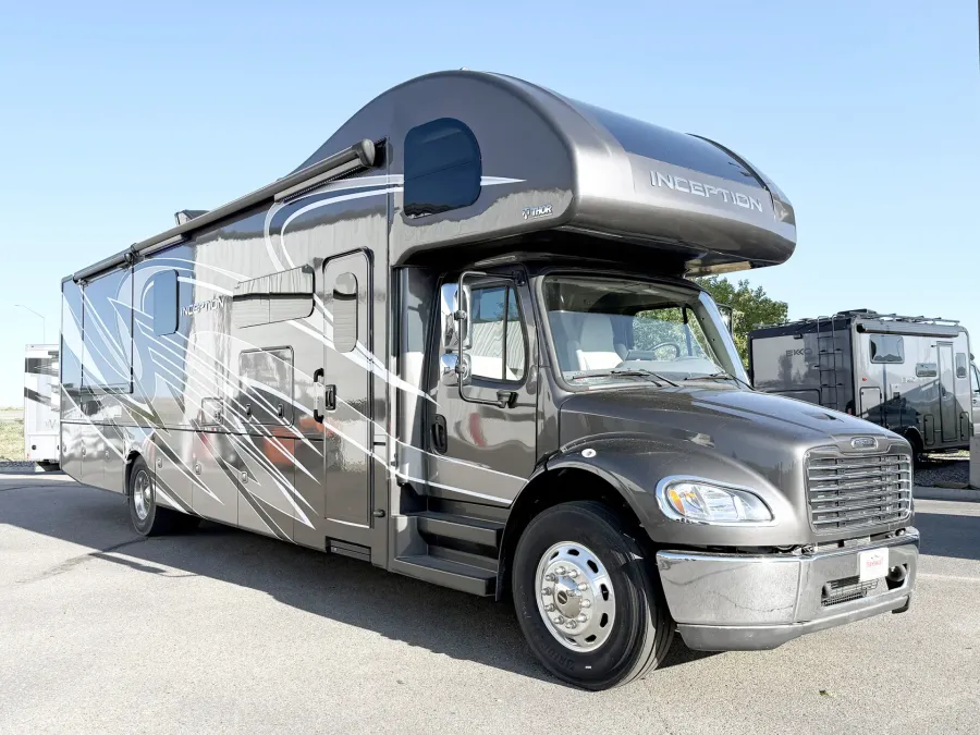 2023 Thor Inception 38MX | Photo 1 of 29