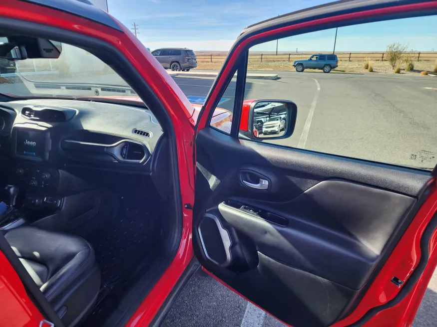 2020 Jeep Renegade High Altitude | Photo 16 of 25