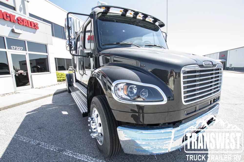 2022 Freightliner M2 106 | Photo 8 of 20