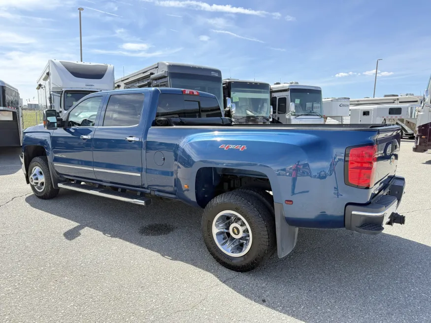 2016 Chevrolet Silverado 3500 LTZ | Photo 12 of 22