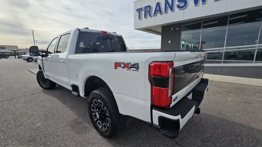 2026 Ford Super Duty F-250 | Photo 8 of 35