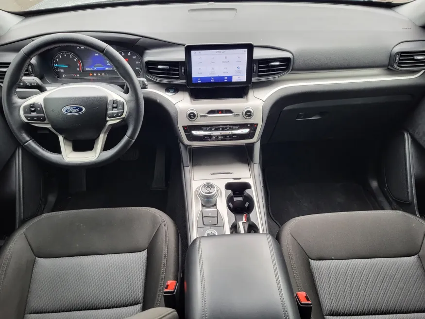2023 Ford Explorer XLT | Photo 22 of 32