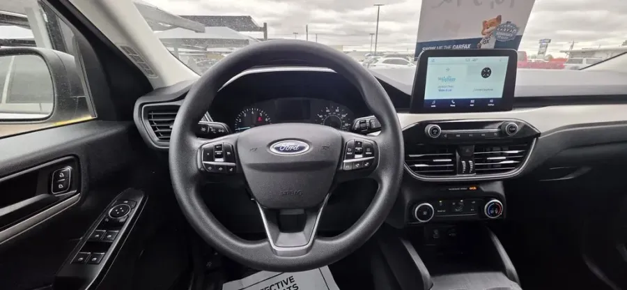 2022 Ford Escape | Photo 14 of 28