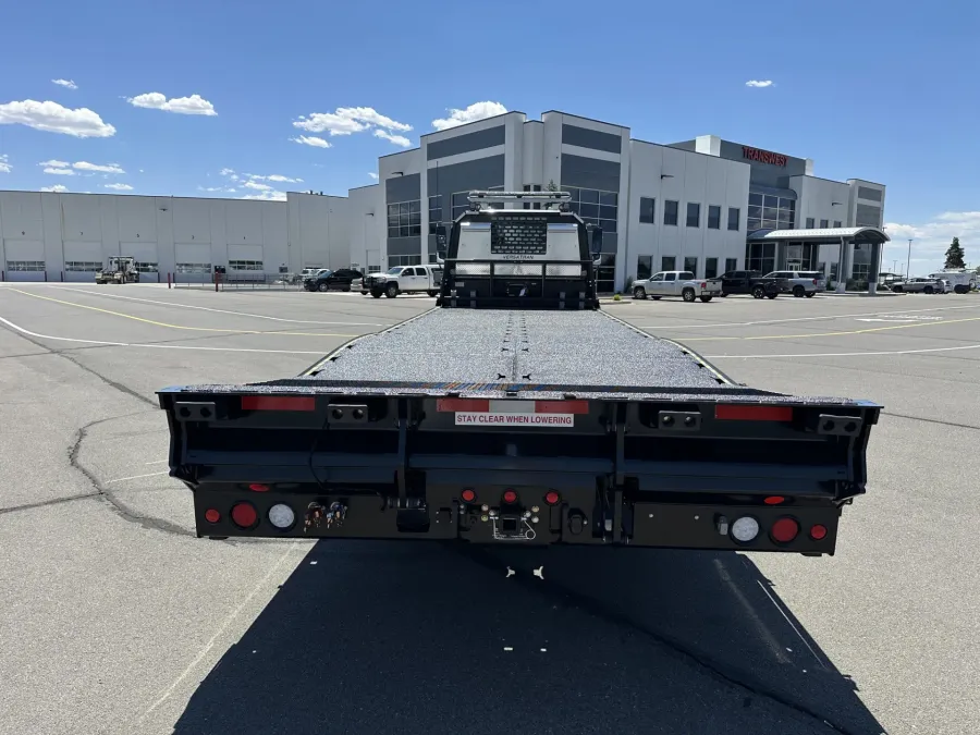 2026 Freightliner M2 106 | Photo 6 of 19