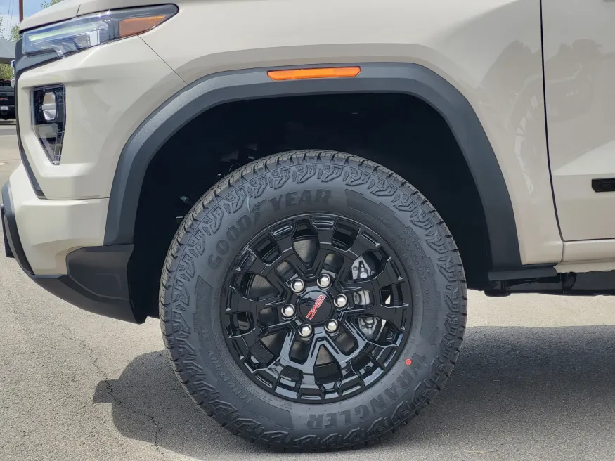 2026 GMC Canyon 4WD Elevation | Photo 8 of 26