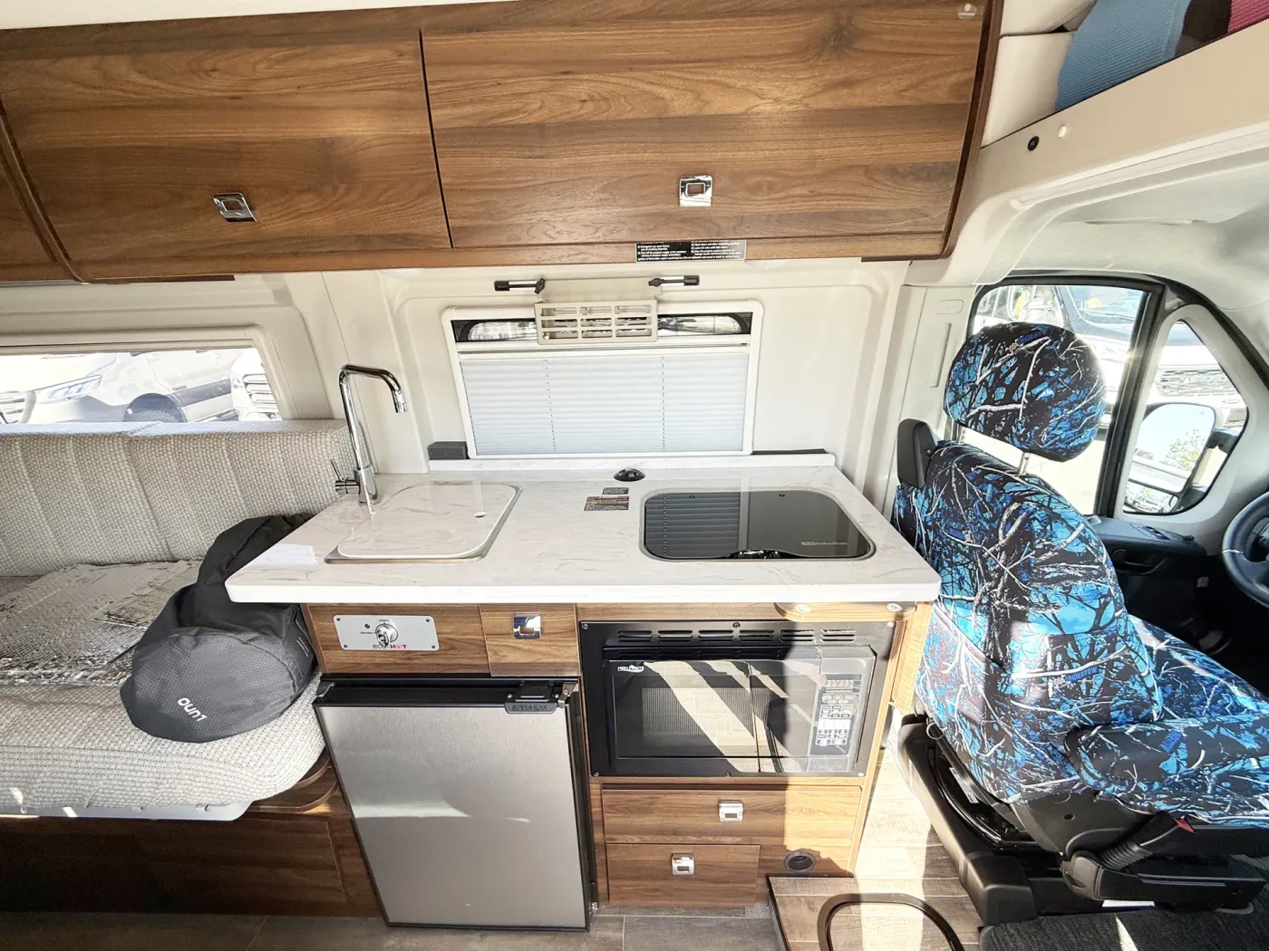 2022 Winnebago Travato 59K | Photo 4 of 9