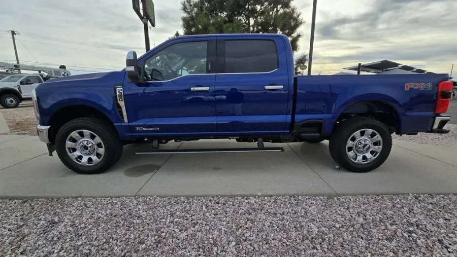 2026 Ford Super Duty F-350 | Photo 3 of 36