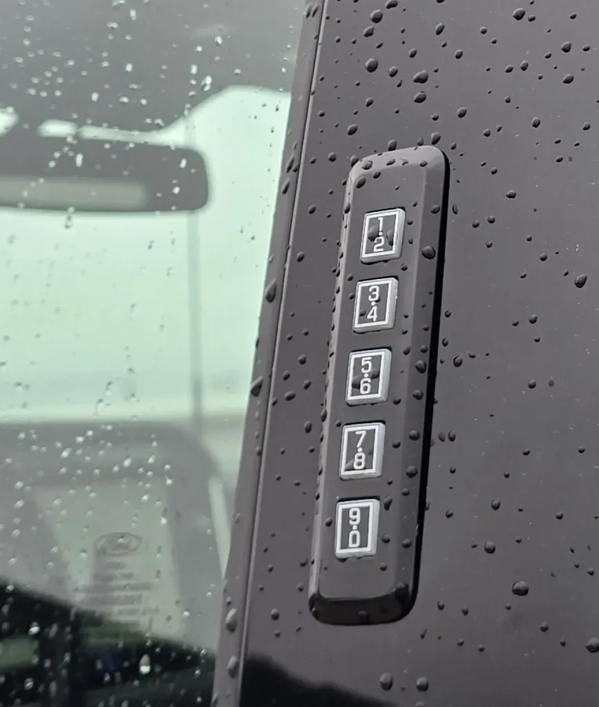 2026 Ford Super Duty F-350 | Photo 15 of 37