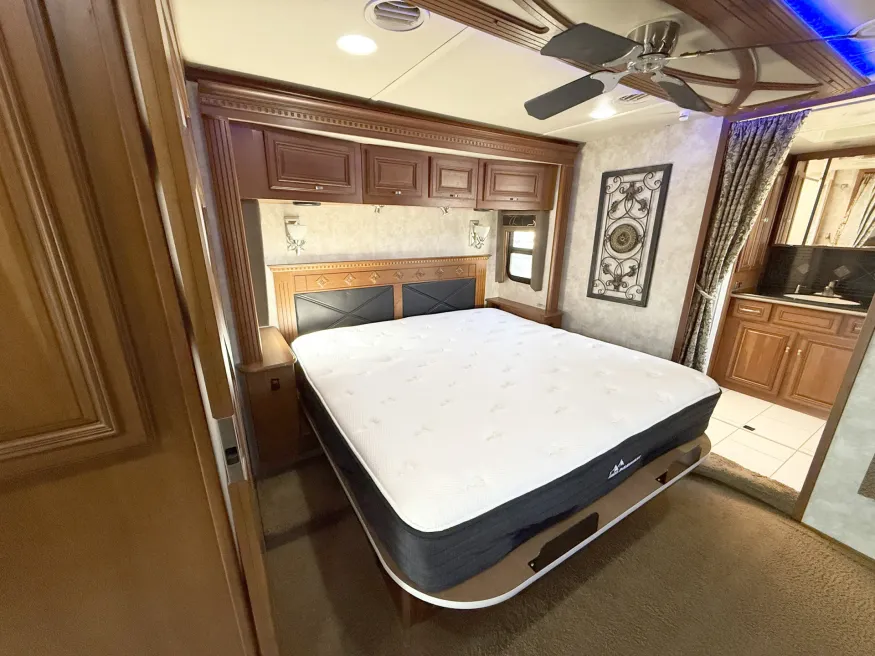2012 Itasca Ellipse 42QD | Photo 13 of 32