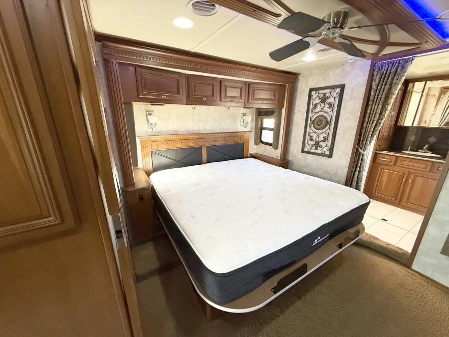 2012 Itasca Ellipse 42QD | Photo 13 of 32