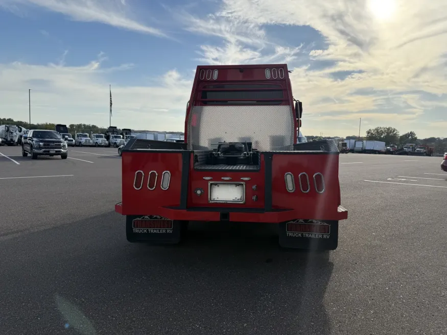 2023 Freightliner M2 106 Summit Hauler | Photo 7 of 19