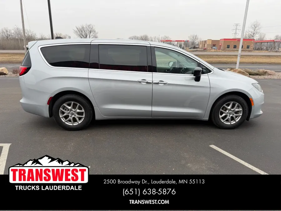 2024 Chrysler Voyager LX | Photo 5 of 23