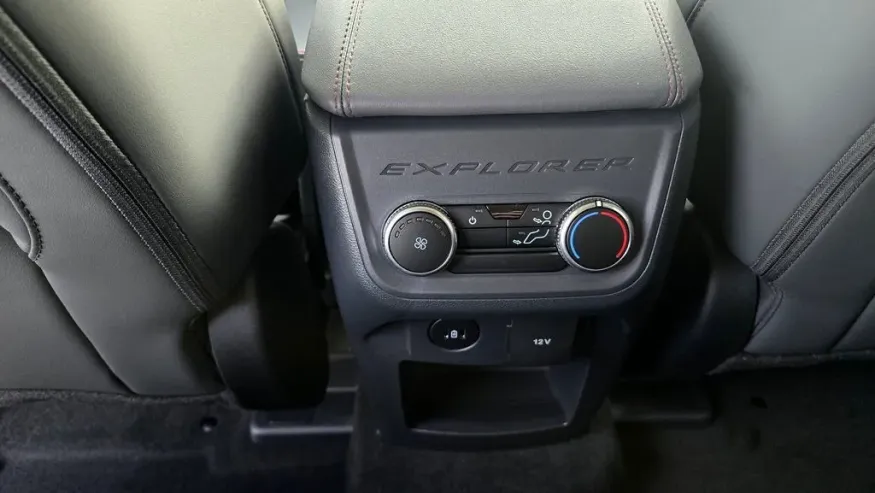 2026 Ford Explorer | Photo 29 of 31