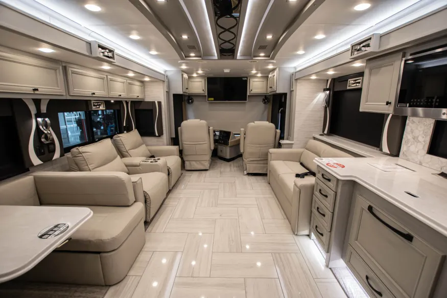 2026 Tiffin Phaeton 37BH | Photo 11 of 25