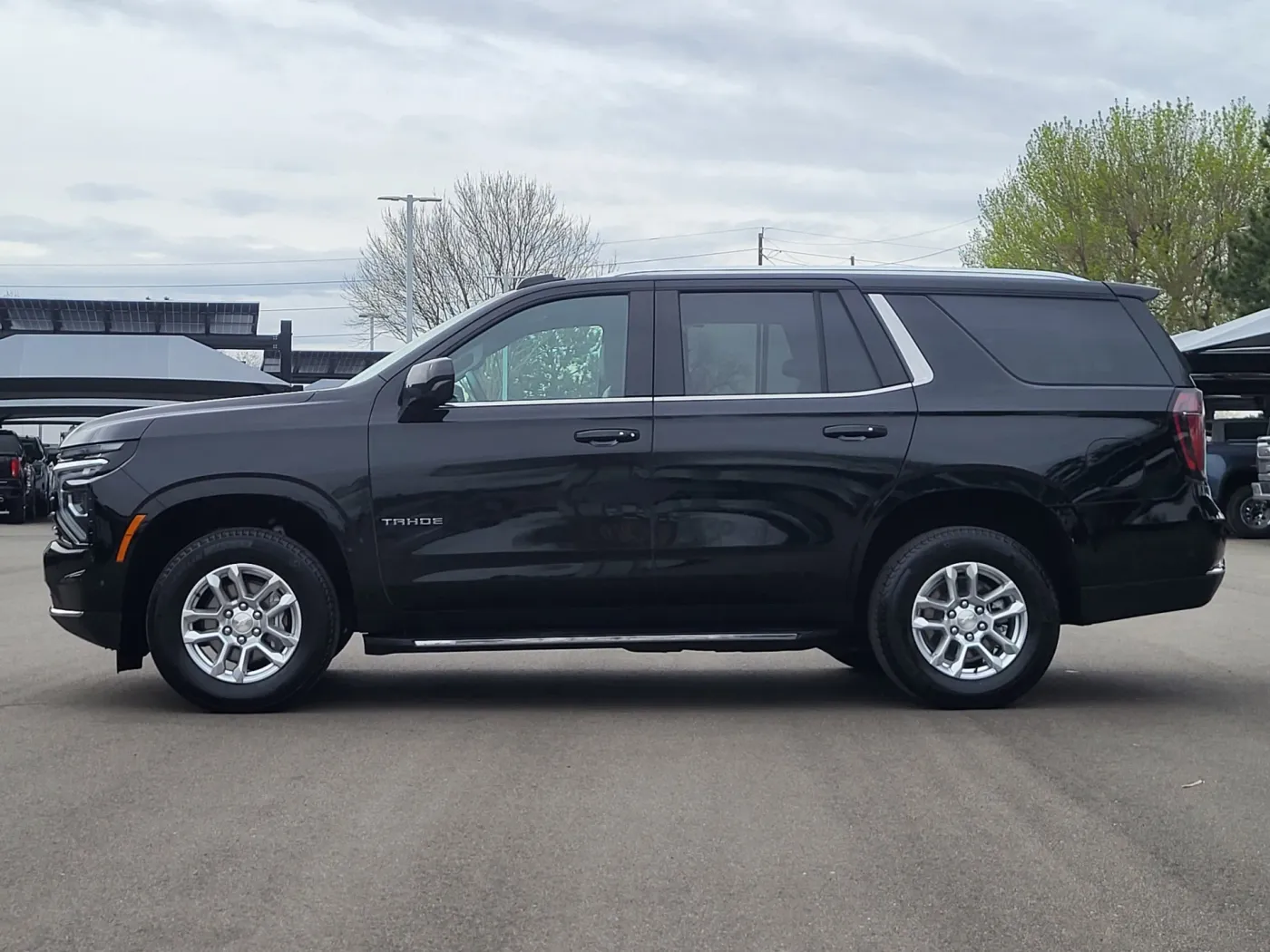 2025 Chevrolet Tahoe LT | Photo 3 of 25