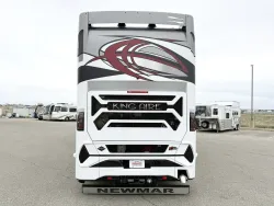 2024 Newmar King Aire 4596 | Thumbnail Photo 20 of 31