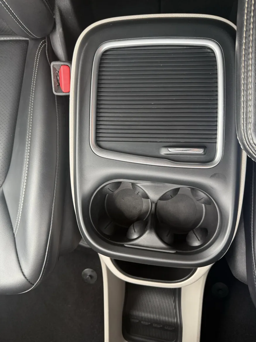 2023 Chrysler Pacifica Touring L | Photo 22 of 24