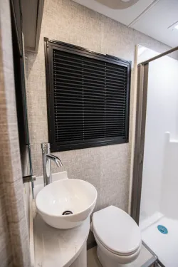 2026 Tiffin Wayfarer 25XPW | Thumbnail Photo 20 of 19