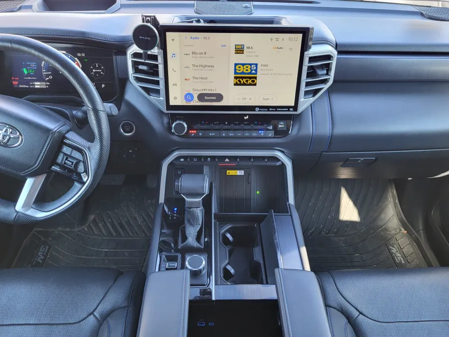 2024 Toyota Tundra 4WD Platinum | Photo 20 of 24