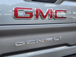 2026 GMC Sierra 2500HD Denali | Thumbnail Photo 11 of 28