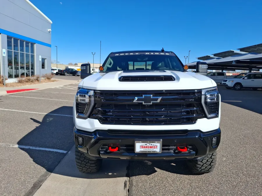 2026 Chevrolet Silverado 2500HD LTZ | Photo 8 of 19