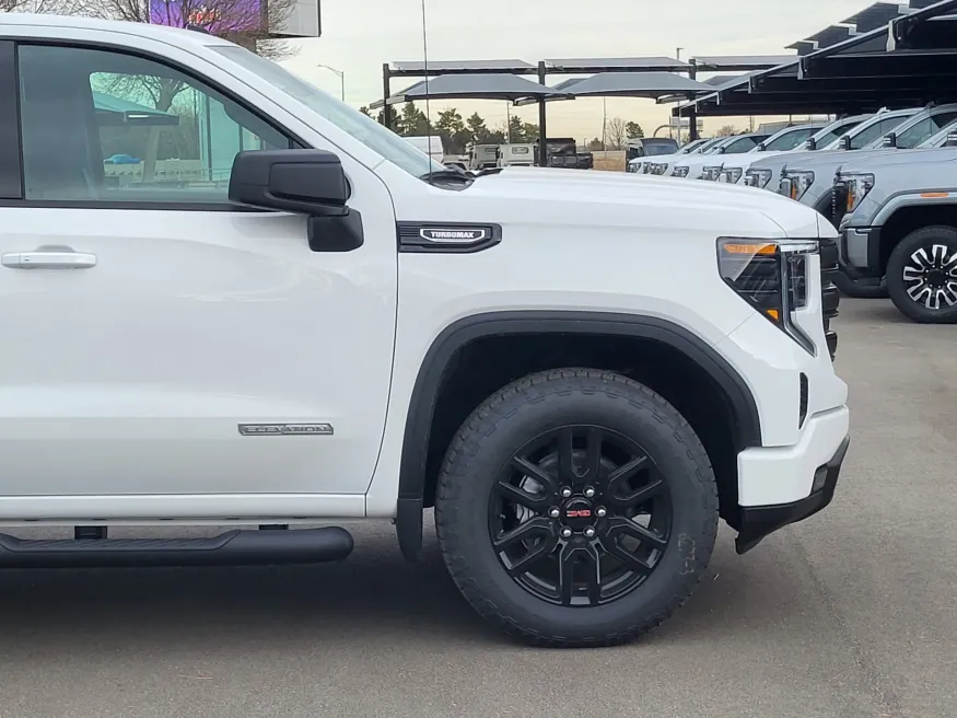 2026 GMC Sierra 1500 Elevation | Photo 5 of 23