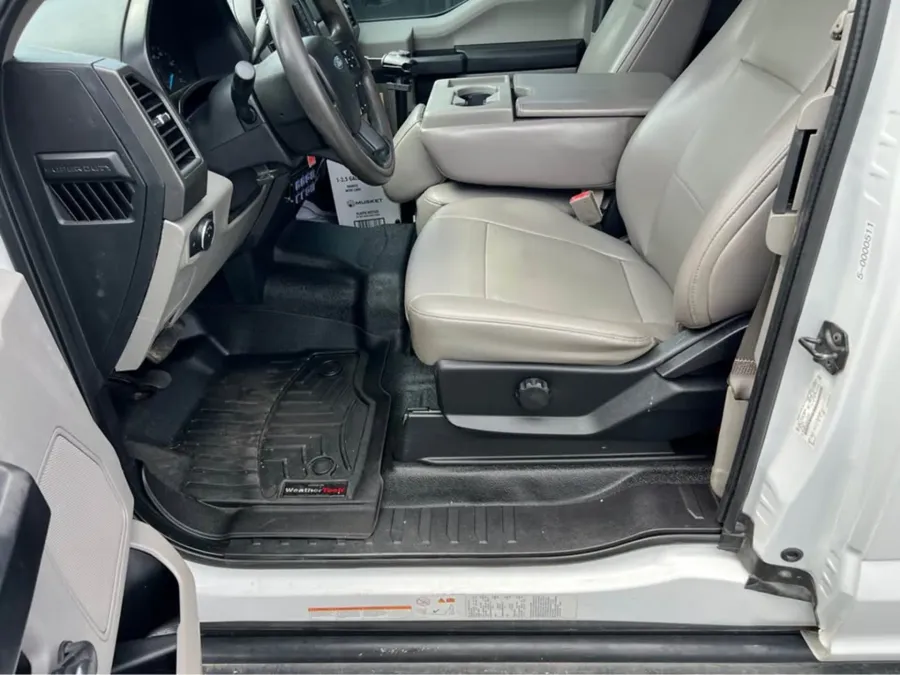 2018 Ford Super Duty F-550 | Photo 15 of 22