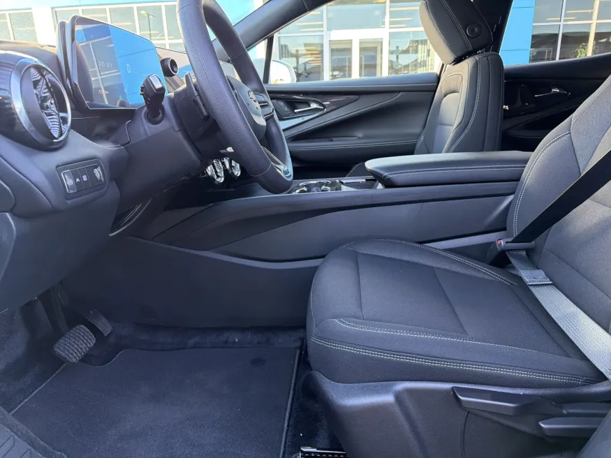 2026 Chevrolet Blazer EV AWD LT | Photo 14 of 20