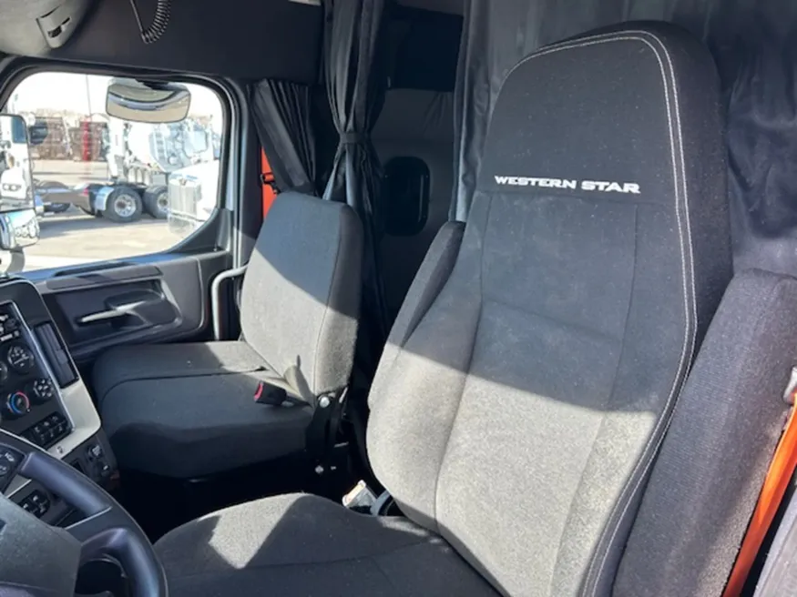 2025 Western Star 47X | Photo 9 of 18