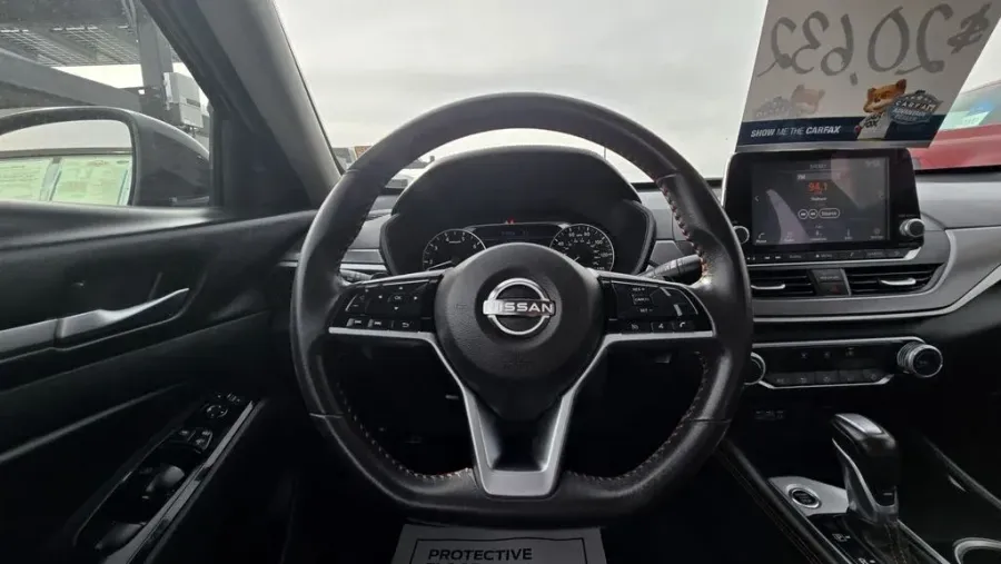2024 Nissan Altima | Photo 13 of 27