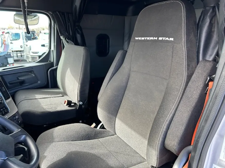 2025 Western Star 47X | Photo 9 of 21