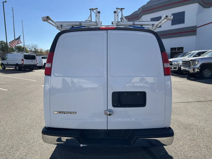 2021 Chevrolet Express 3500 | Photo 15 of 22