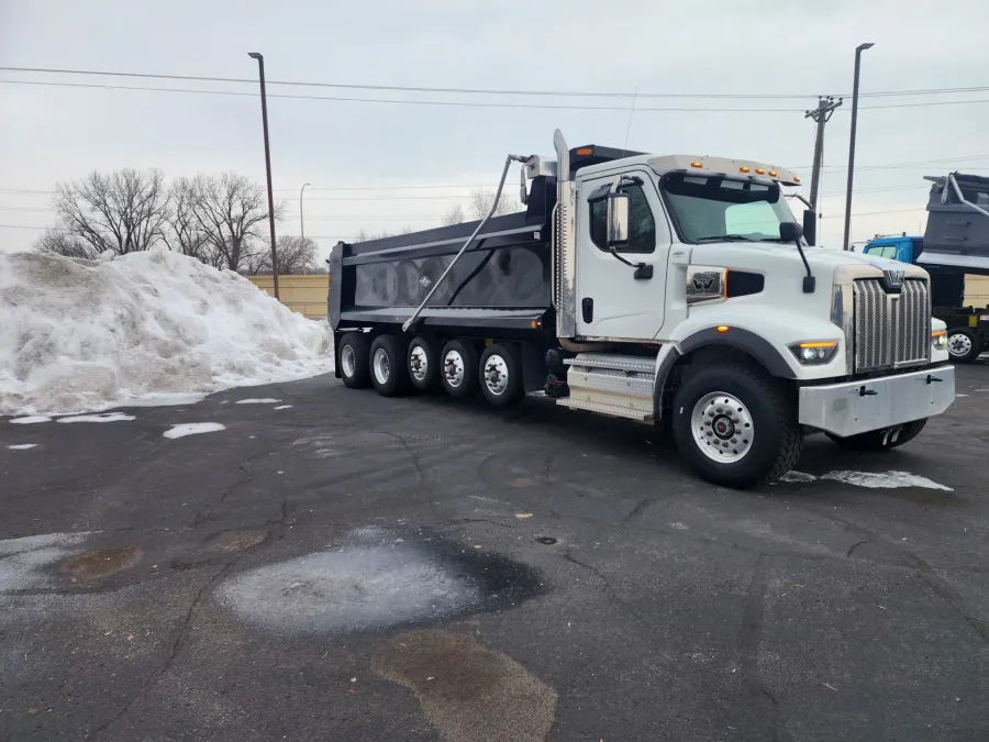 2023 Western Star 47X | Photo 3 of 14