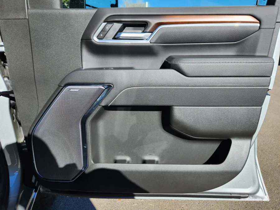 2026 GMC Sierra 2500HD Denali | Photo 17 of 32