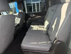 2024 GMC Yukon XL SLT | Thumbnail Photo 11 of 22