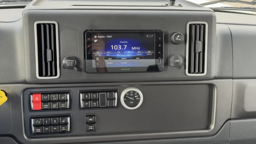 2026 Freightliner M2 106 | Photo 13 of 19