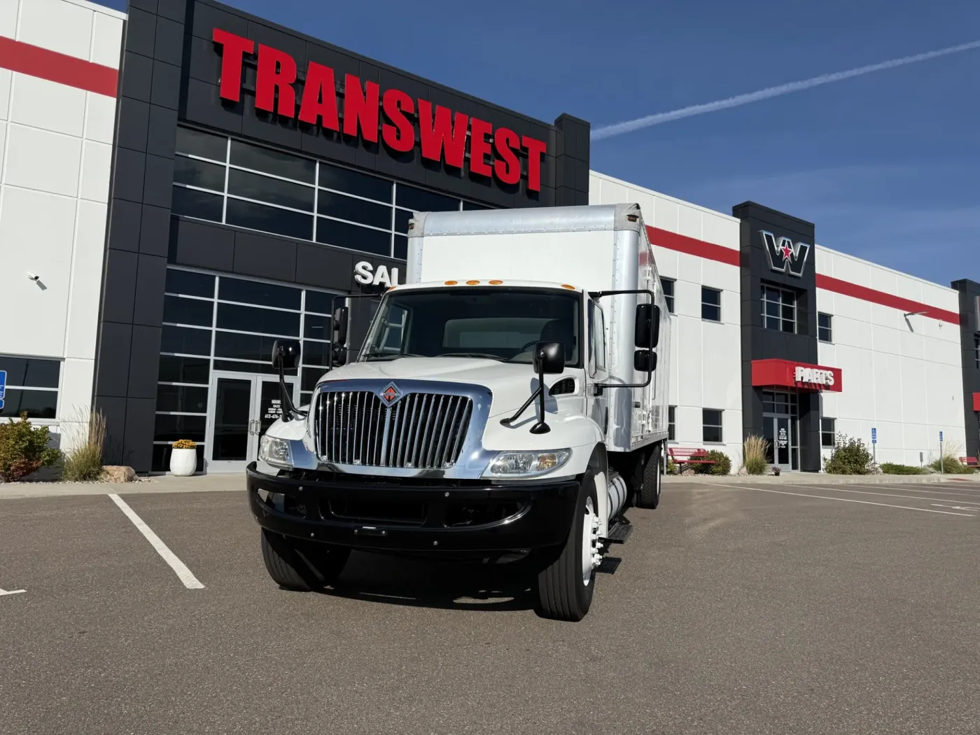 2016 International MA025 | Photo 2 of 23