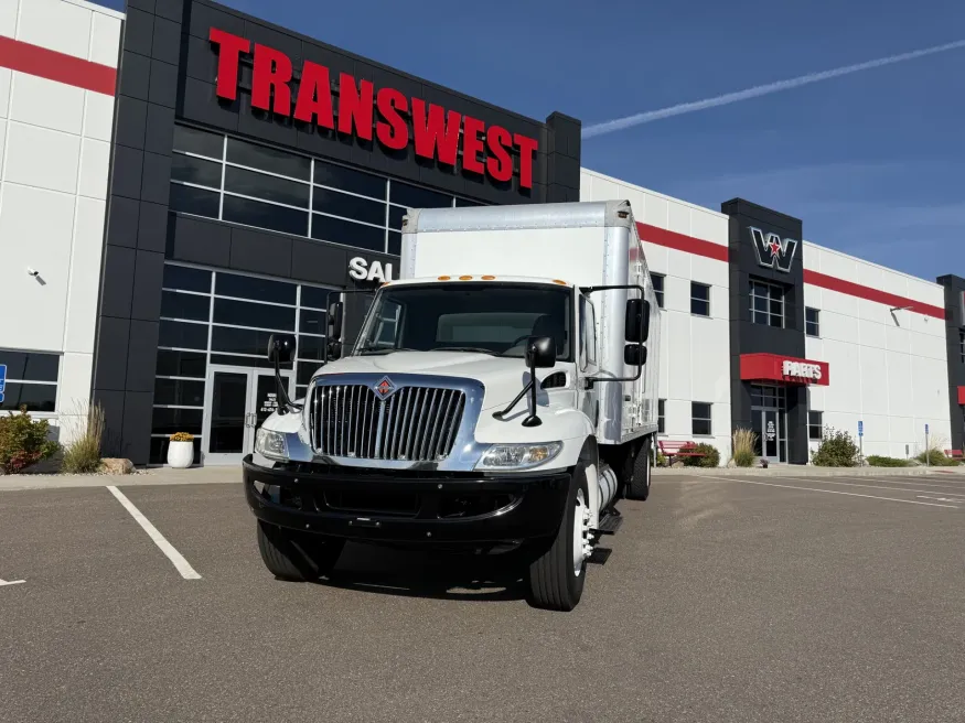 2016 International MA025 | Photo 2 of 23