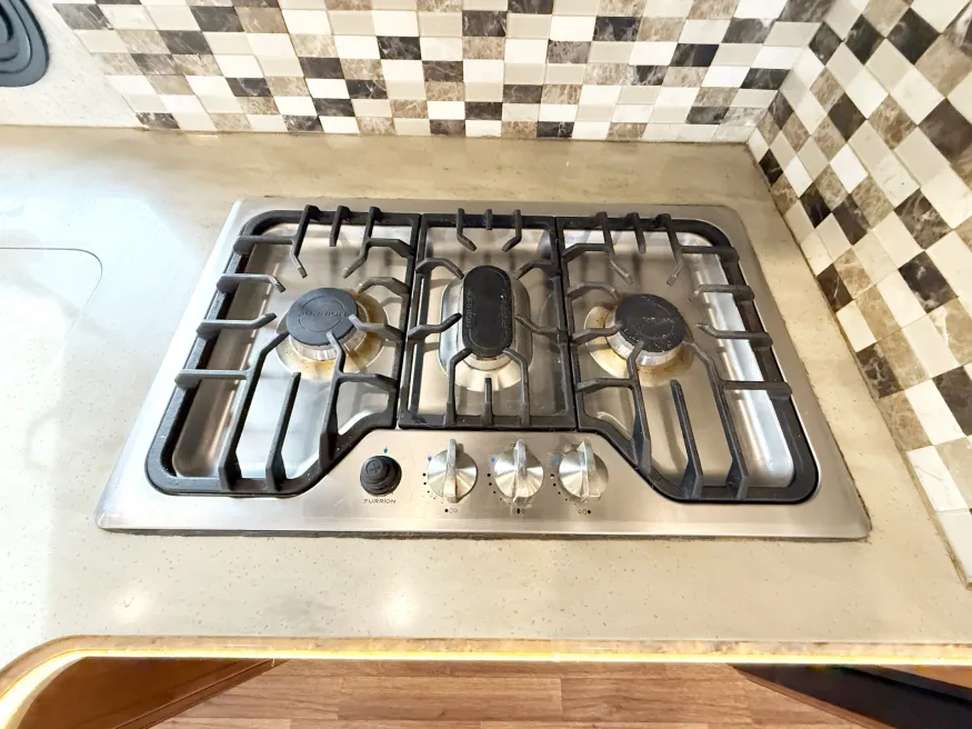 2016 Jayco Seneca 37HJ | Photo 11 of 29