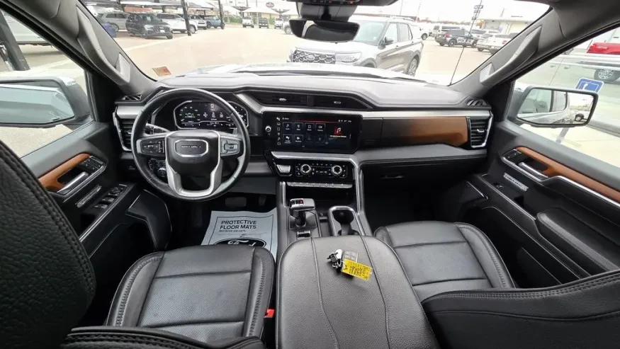 2023 GMC Sierra 1500 | Photo 27 of 31